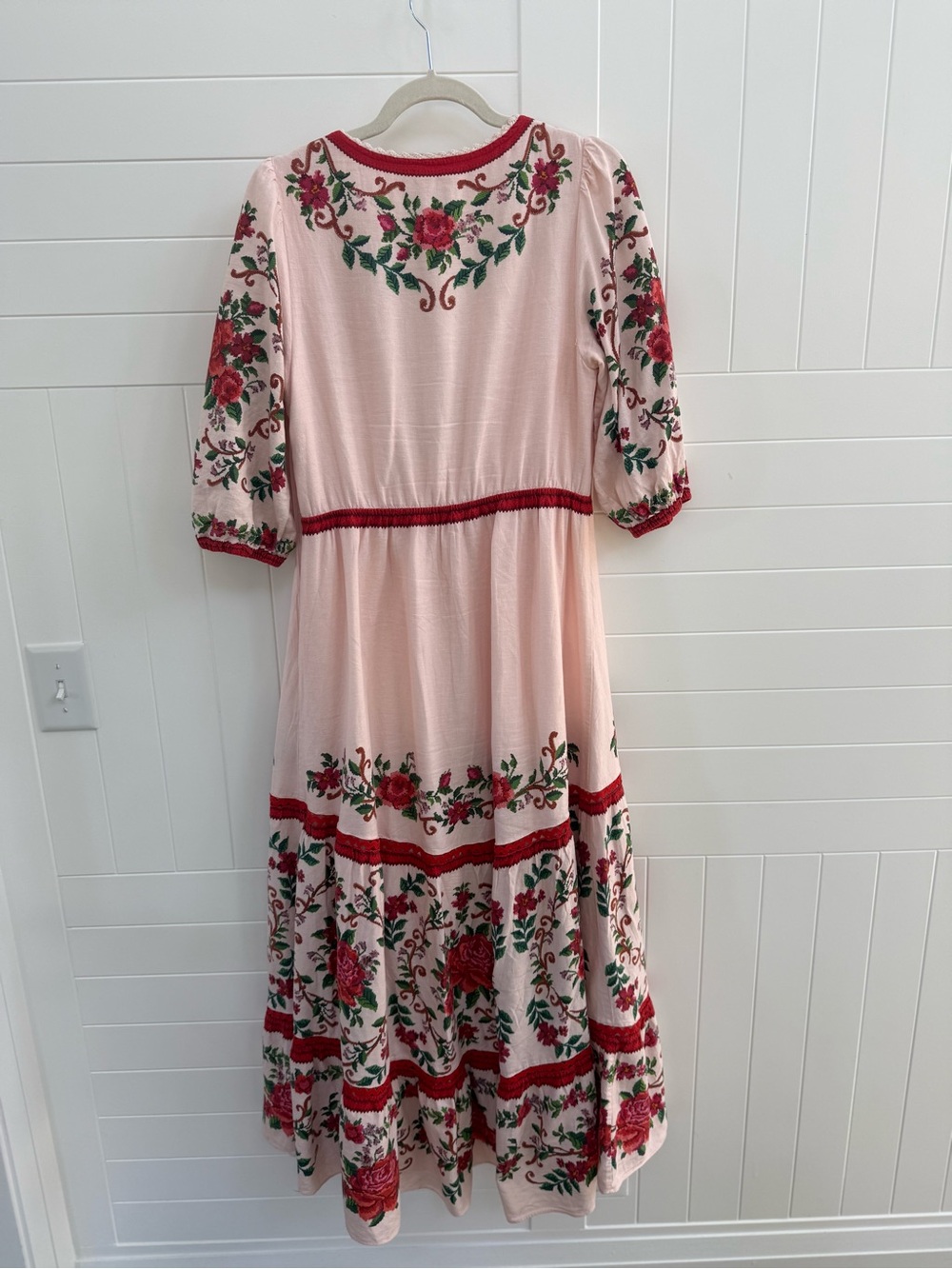 FARM Rio Pink Floral Embroidered V-Neck Maxi Dress SZ Medium - Picture 7 of 10
